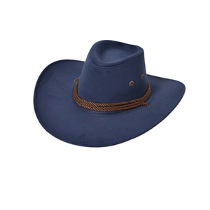 Dettaglio cappello in lana blu navy con fascia in corda intrecciata marrone e occhielli