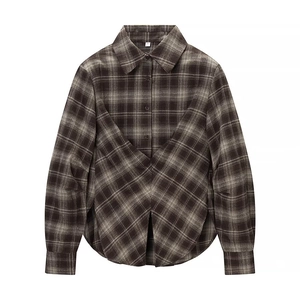 Chic brown plaid Y2K cropped shirt with deep V-neck and asymmetric hem design
