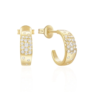 Detail of 925 silver gold-plated C-shaped earrings with sparkling star zircon stones