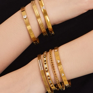 Lot de bracelets en acier inoxydable plaqué or 18 carats avec incrustations en zircon 5A