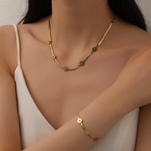 Ensemble de Bijoux Fleur Marguerite en Acier Inoxydable Élégant pour Femme Collier Chaîne Serpent Plaqué Or Bracelet Boucles d'Oreilles Mode