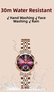 Montre étanche pour femme avec cadran violet et bracelet en or rose contre les éclaboussures