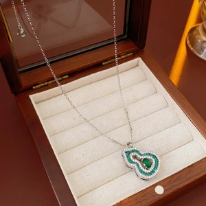 Elegant Gourd Pendant Necklace Copper With Green Zircon And White Rhinestone New Chinese Style Clavicle Chain For Women