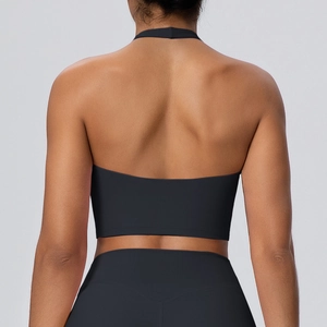 Vista posteriore del reggiseno sportivo nero con scollo all'americana e tessuto opaco elastico