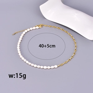 Asymmetric necklace featuring freshwater pearls and gold-tone chain links for women