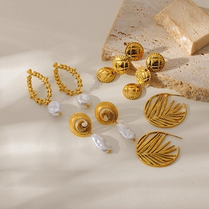 Stainless Steel Gold Plated Earrings Hollow Leaf Geometric Round Quilted Faux Artificial Pearl Minimalist Individual Fashion Jewelry For Women
