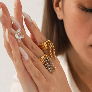 Bagues larges en acier doré 18 carats avec pampilles de perles pour femmes style chic
