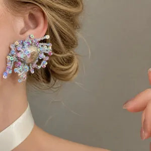 Exquisitos pendientes de flores con cuentas de colores hechos a mano, estilo dopamina vivo.