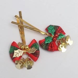 Lot de deux nœuds de Noël à carreaux rouges et verts avec clochettes dorées et baies
