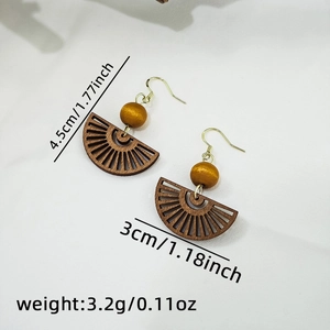 Détail de boucles d'oreilles éventail en bois avec crochets en argent 925 et dimensions