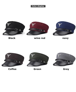 Détail de casquettes militaires en six couleurs avec visière cuir et emblème taureau