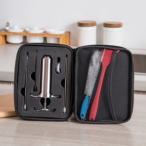 Détail du kit de seringue à viande en acier 304 avec accessoires et étui de rangement