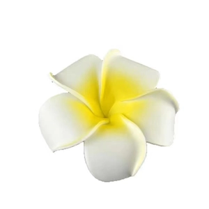 Realistische weiß-gelbe Frangipani-Blüten-Haarklammer für tropische Strandurlaube
