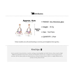 Detailed infographic of flower drop earrings with dimensions 7cm by 4cm and weight 15.7g