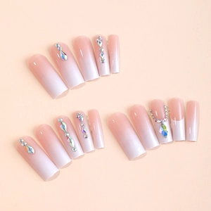 Unghie lunghe a bara sfumate rosa e bianche con strass in set da 24 pezzi