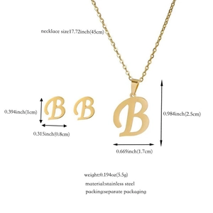 Set di gioielli in acciaio dorato con collana lettera B e orecchini a perno coordinati