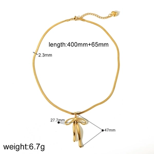 Detailed technical diagram showing 18k gold bow necklace dimensions and specifications
