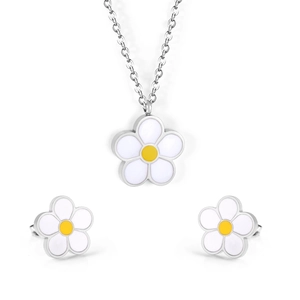 Vue détaillée d'une parure marguerite avec collier et boucles d'oreilles sur fond blanc