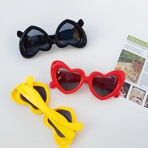 Kids heart shaped sunglasses in black red and yellow with UV400 protection frames