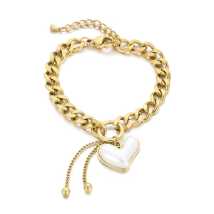 Goldenes Edelstahl-Gliederarmband mit Herzanhänger und elegantem Quasten-Detail