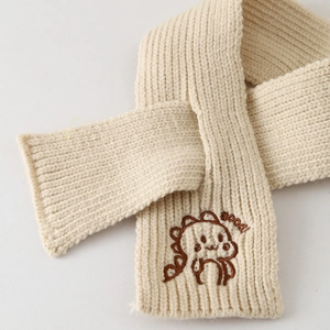Ensemble écharpe tricotée pour enfants avec broderie dinosaure et texture douce
