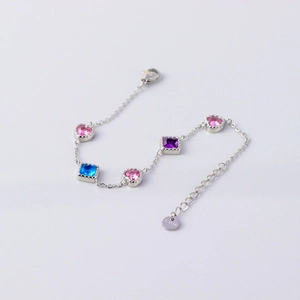 Colorful zircon heart bracelet in 18K gold-plated stainless steel with adjustable chain