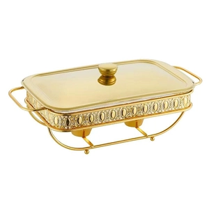 Detail des goldenen rechteckigen Warmhaltebehälters mit kunstvoll verziertem Metallrahmen