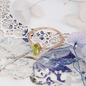 French vintage S925 rose gold ring with marquise cut green olive stone and twisted band