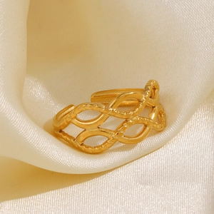 Bague élégante en acier inoxydable doré 18 carats avec motif tissé sur tissu en soie