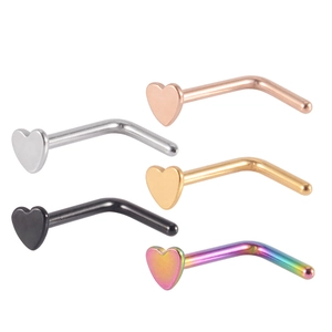 Set di cinque piercing al naso a cuore in acciaio inossidabile in oro, argento e arcobaleno