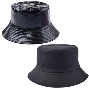 Bob réversible en cuir PU noir brillant et coton mat pour un look tendance et polyvalent