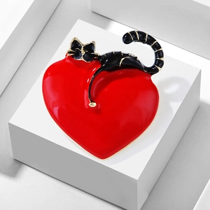 Cute Black Cat Red Heart Brooch Alloy Enamel Pin Cartoon Animal Lapel Badge For Women Clothing Accessories