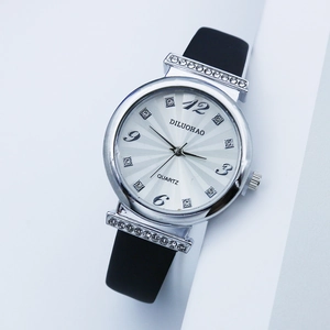 Women Quartz Watch Rhinestone Decor Round Analog Dial PU Leather Strap Fashion Casual Wristwatch For Ladies Elegant
