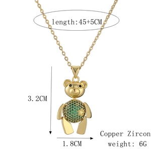 Détails du collier pendentif ours avec dimensions 3,2x1,8cm et chaîne longue de 45+5cm
