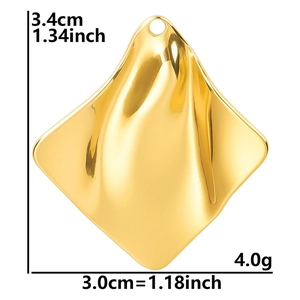 Detailed view of golden wave pendant dimensions: 3.4cm height and 3.0cm width specs
