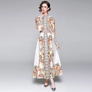 Robe chemise trapèze blanche avec imprimé paisley orange vintage et sa ceinture