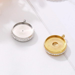 Minimalist DIY stainless steel round pendant trays with sparkling crystals in gold and silver