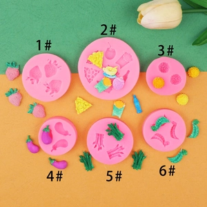 Moldes de silicona detallados para formas de comida DIY como fresas y comida rápida