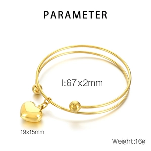 Technical drawing showing 67mm diameter and 19x15mm heart pendant of the 18K gold bracelet