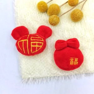 Détails de charms en peluche rouge en forme de Mickey avec broderie jaune Fu