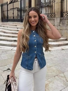 Women Denim Vest Crew Neck Sleeveless Single Breasted Slim Fit Summer Casual Waistcoat Outerwear Top