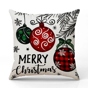 Détail de la taie d'oreiller de Noël en lin avec texte Merry Christmas et motifs de sapin