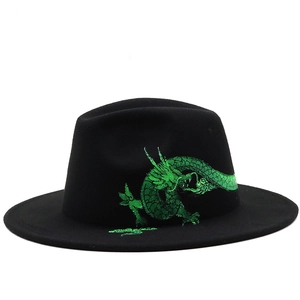 Chapeau fedora en laine noire avec broderie dragon vert et sequins sur bord large