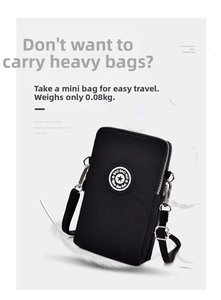 Gros plan du mini sac bandoulière noir léger en nylon avec doubles fermetures éclair