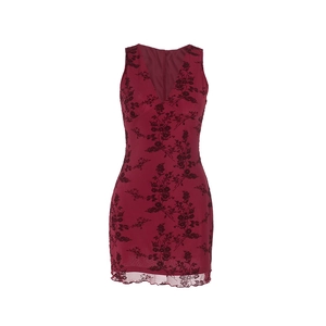Slim fit burgundy V-neck floral dress with sleeveless design and lace mesh hemline