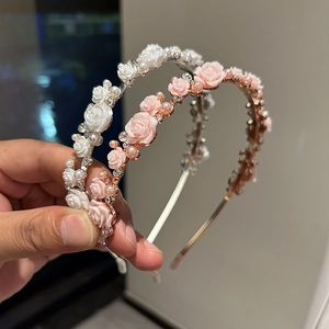Elegant headband with resin roses, pearls and rhinestones on silver and rose gold metal