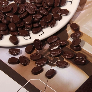Realistische Kaffeebohnen-Modelle aus Harz für DIY Miniaturhäuser und Dekorationen
