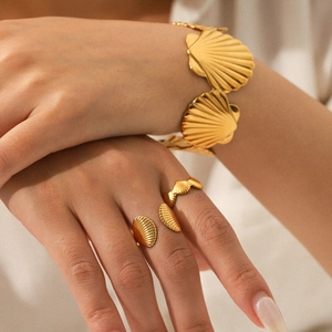 Scallop Shell Open Ring Stainless Steel Gold Plated Adjustable Ocean Summer Beach Vacation Jewelry For Women