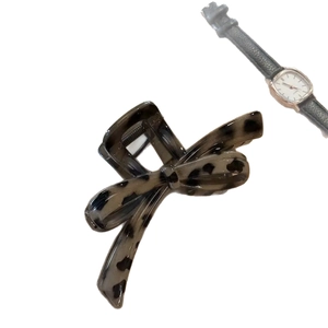 Large acrylic hair claw clip with tortoise leopard bow pattern for thick hair