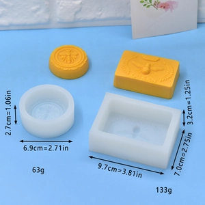 Silicone bee soap and candle molds with Queen engraving and detailed product dimensions